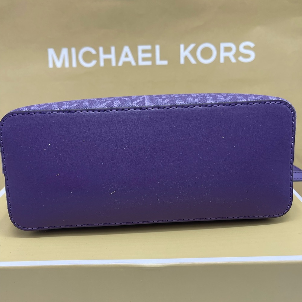 MICHAEL KORS Jet Set Travel Color-Block Signature Logo Crossbody Bag
Dark Purple - Picture 8 of 16